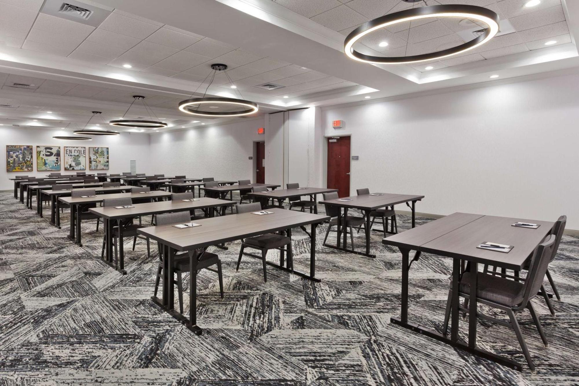 Doubletree By Hilton Dothan, Al Экстерьер фото