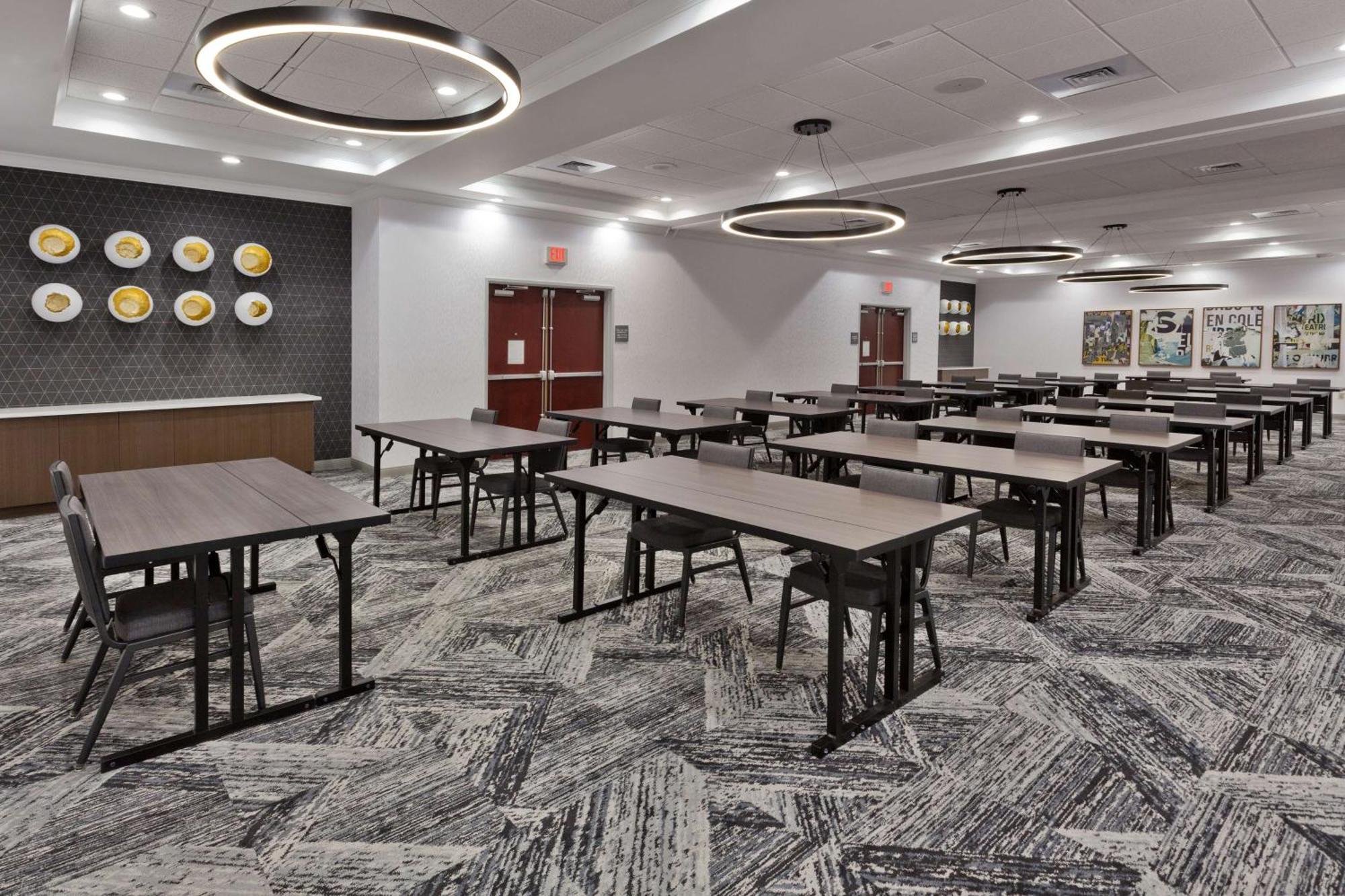 Doubletree By Hilton Dothan, Al Экстерьер фото